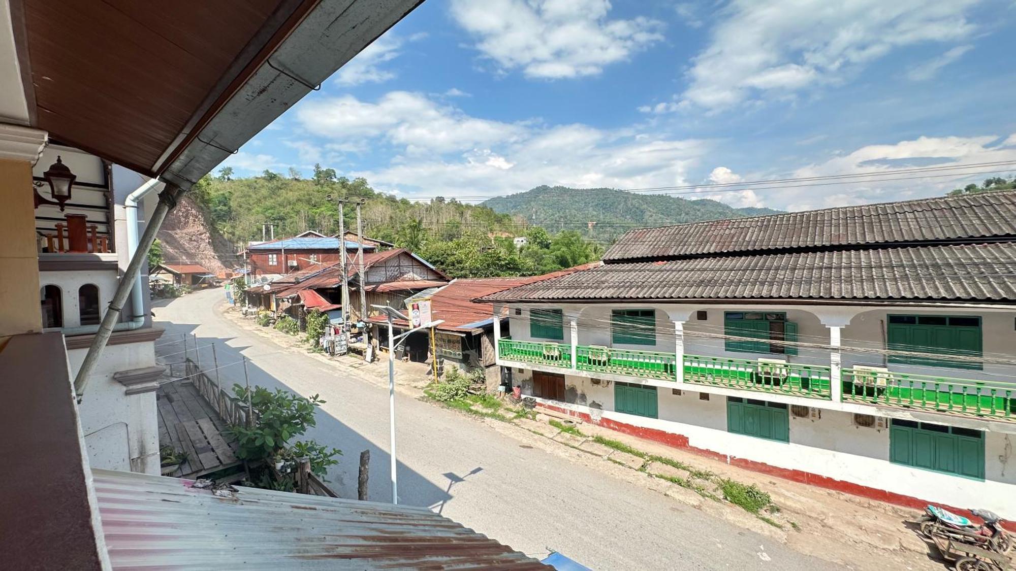 Pakbeng Guesthouse Ngoại thất bức ảnh